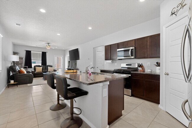 Building Photo - 10650 Valedon Ln SW