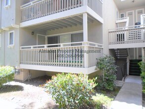 Building Photo - Condo in Great Location! Award Winning Schools!