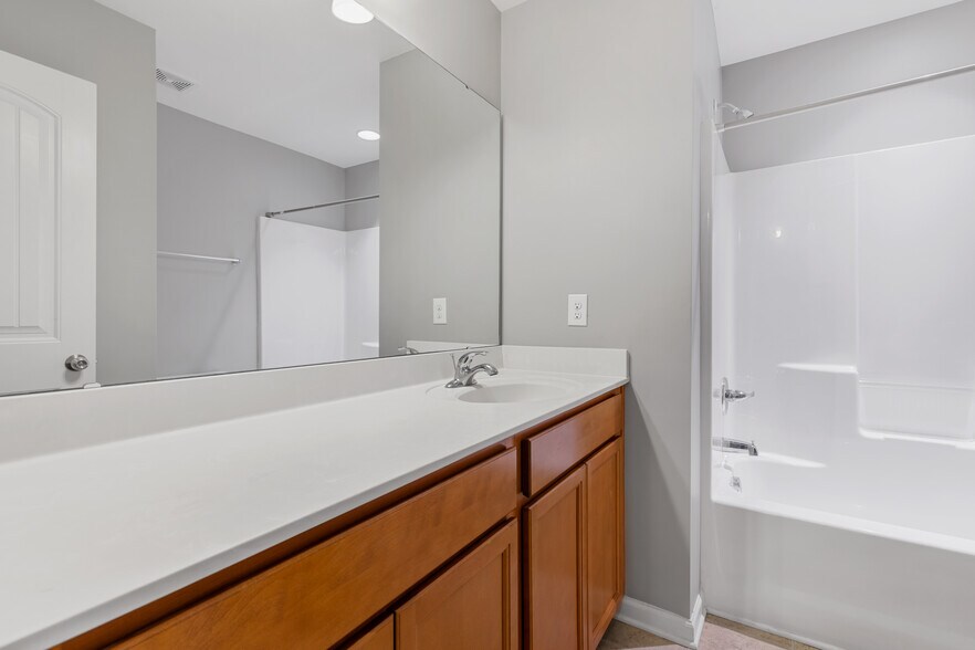Building Photo - 1226 Garden Stone Dr