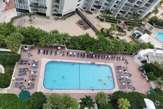 Building Photo - 1717 N Bayshore Dr