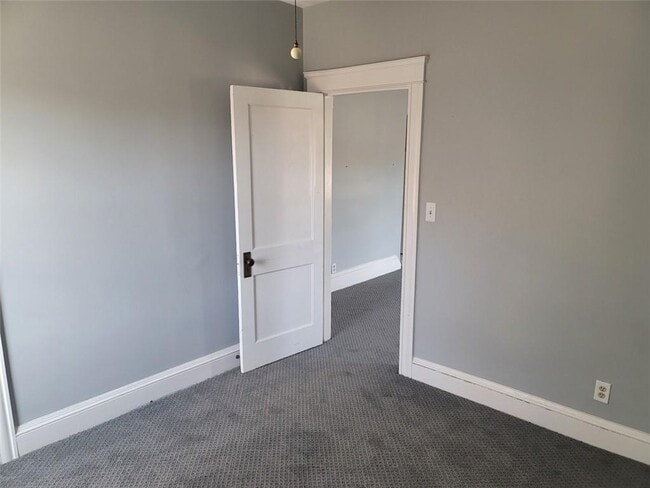 Building Photo - 356 Orient Ave