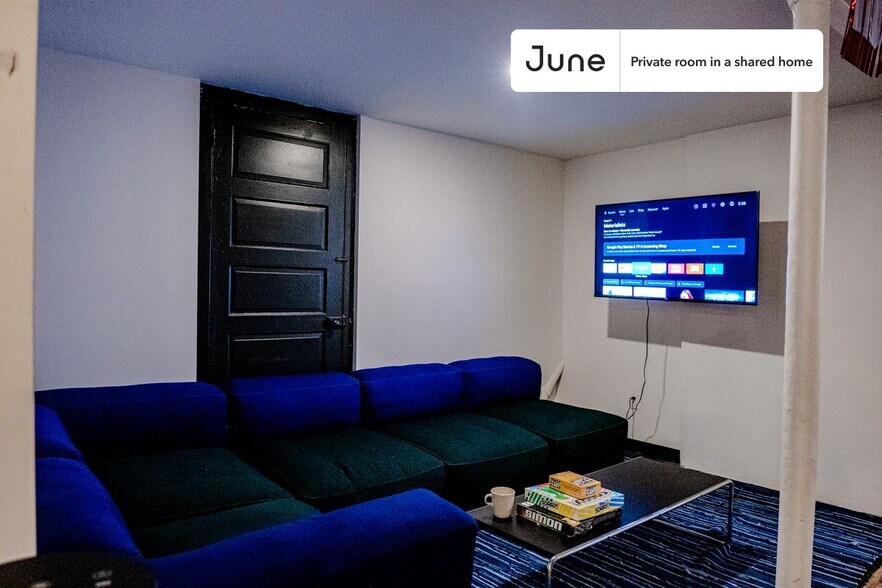 Building Photo - Room in Shared 3 bed/3 bath home