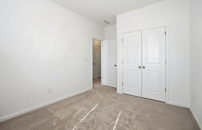 Building Photo - Brand-New Townhome in the University area at Senata at Research Park!