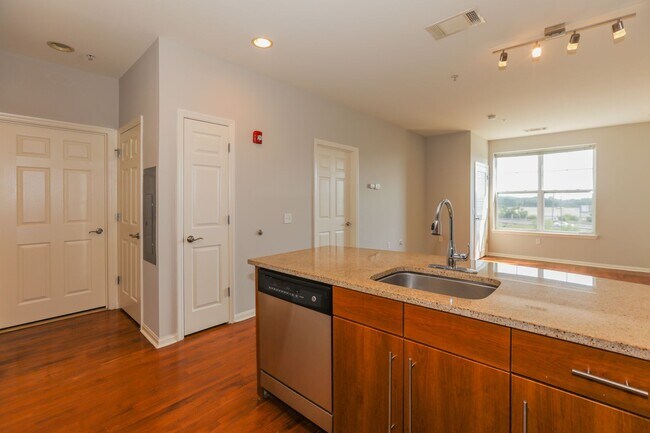 Building Photo - 56 Brownstone Way