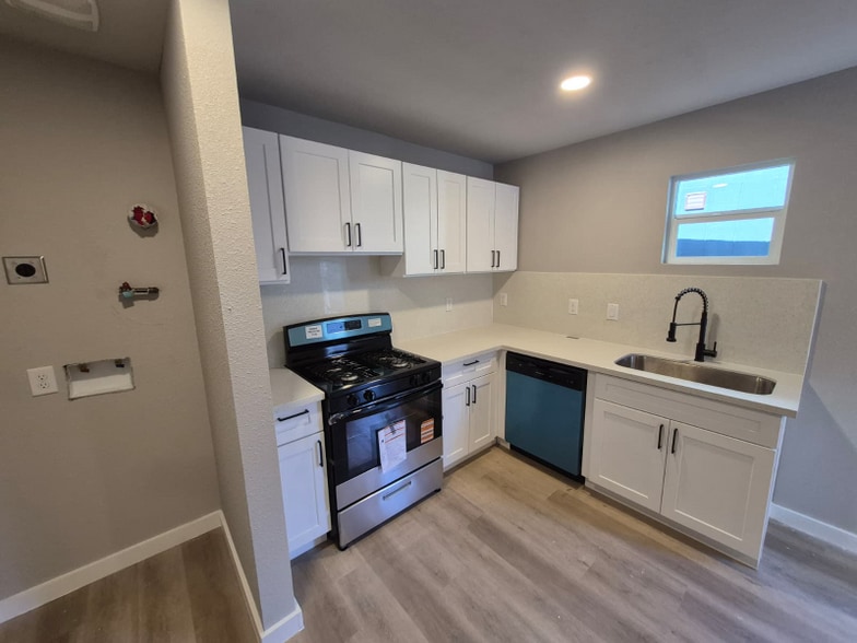 Building Photo - 3268 Holman St