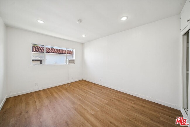 Building Photo - 1206 Hayworth Ave