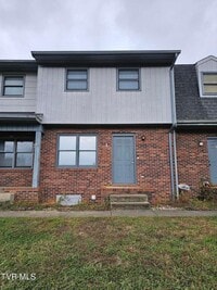 Building Photo - 202 Oakcrest Cir