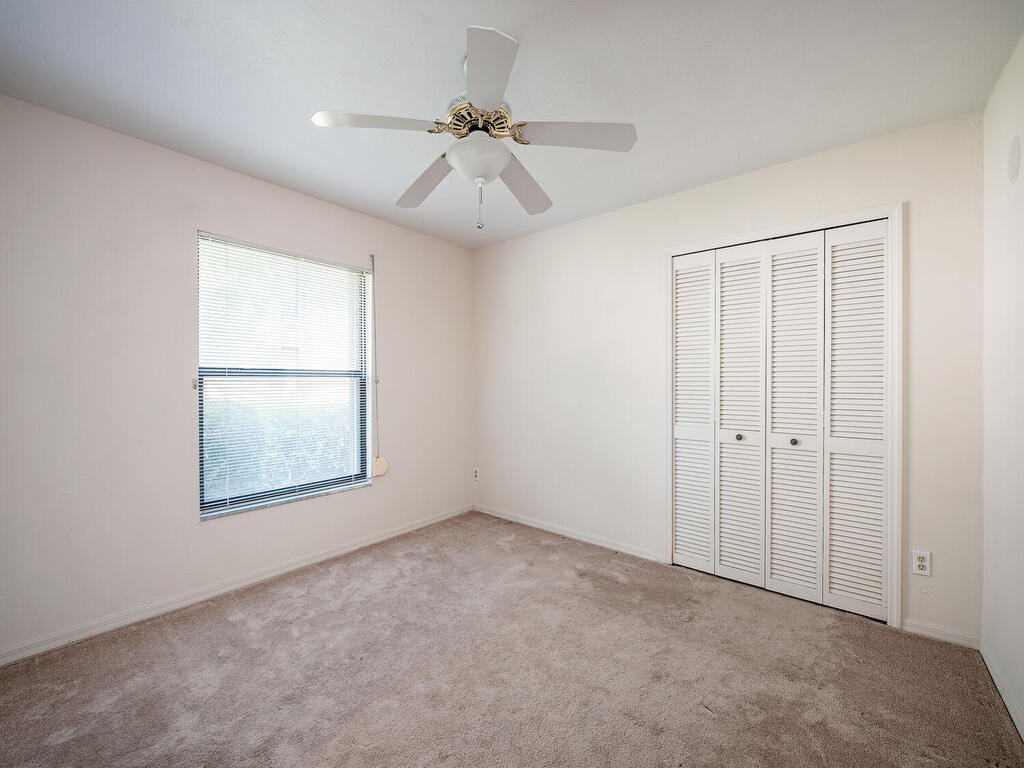 Building Photo - 513 Lake Louise Cir
