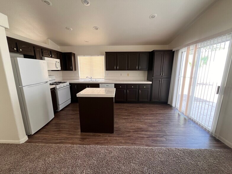 Building Photo - 1501 Waterton Dr