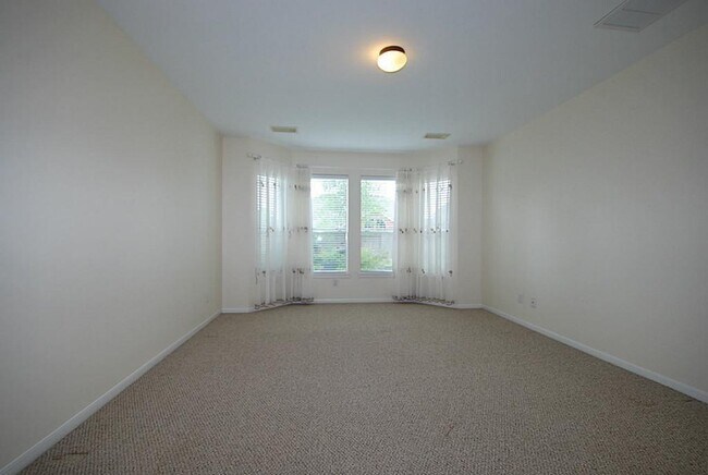Building Photo - 9106 Memorial Pines Way