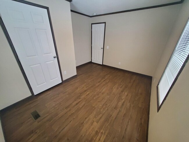 Building Photo - 6 Swallow Ct