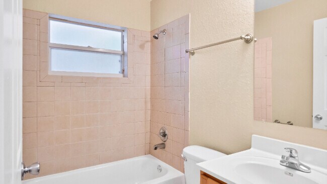 Building Photo - 720 Florence St