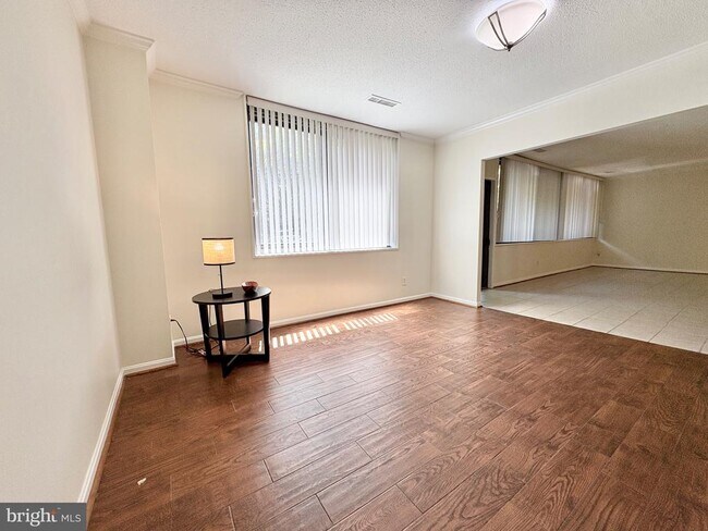 Building Photo - 3713 S George Mason Dr