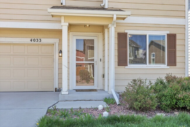 Building Photo - $2,595.00, 3 beds, 2.5 bath, Single Family...