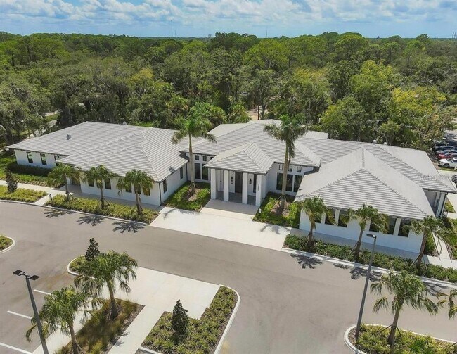 Building Photo - 2960 Sandringham Pl
