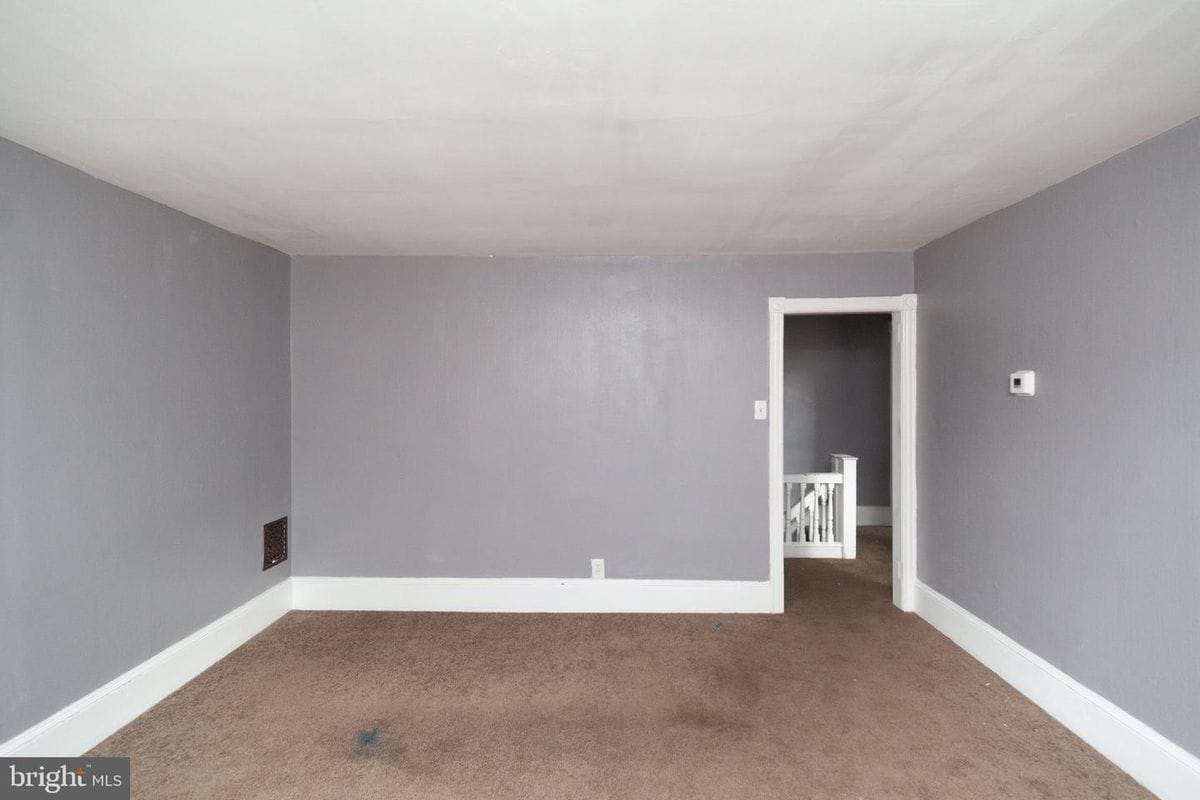 Building Photo - 313 S Fairview St