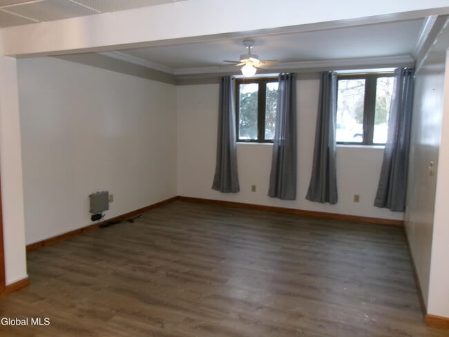 Building Photo - 222 S Ten Broeck St