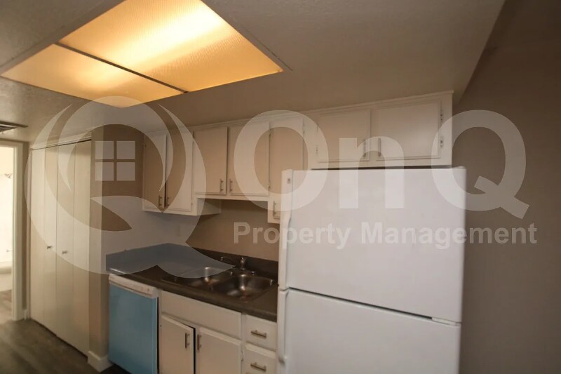 Building Photo - 3004 E Waltann Ln