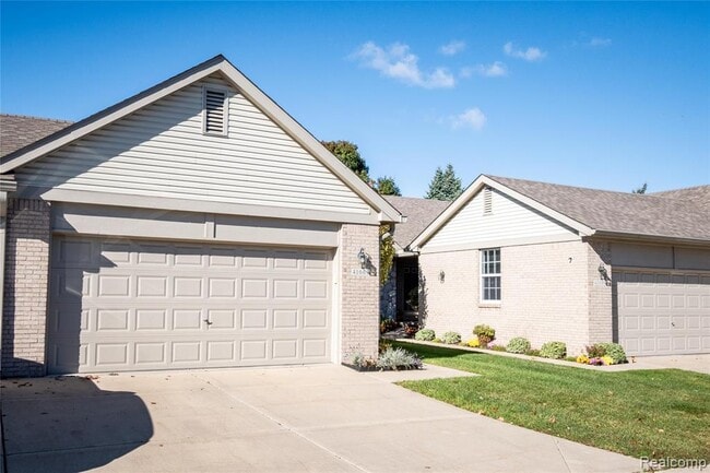 Building Photo - 41063 Millbrook Dr