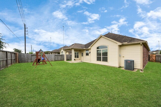 Building Photo - 2414 Argos Dr