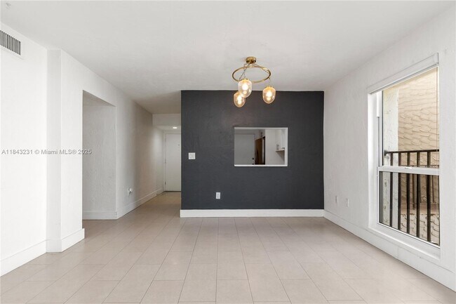 Building Photo - 6890 N Kendall Dr