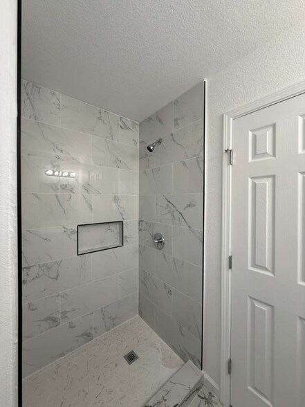 Building Photo - 8827 Slumber Ln