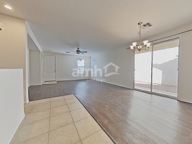 Building Photo - 767 W Paseo Celestial