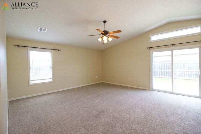 Building Photo - Beautiful Home on Corner Lot!