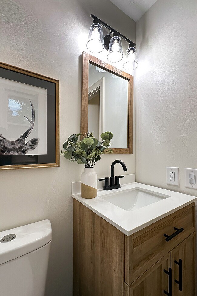 Building Photo - 922 N 122nd St