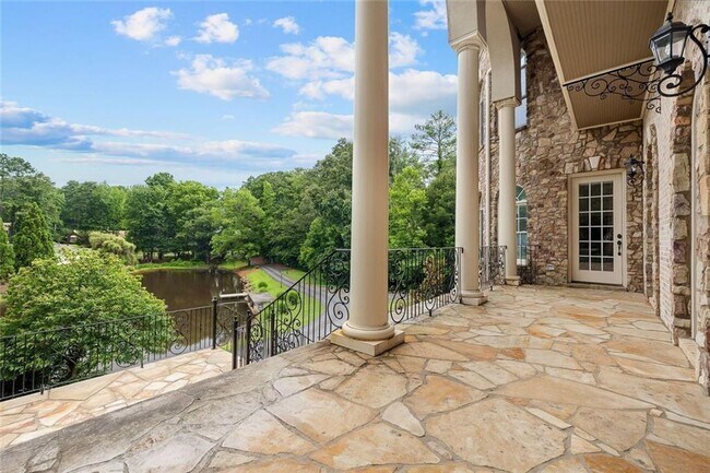 Building Photo - 11140 W Rd