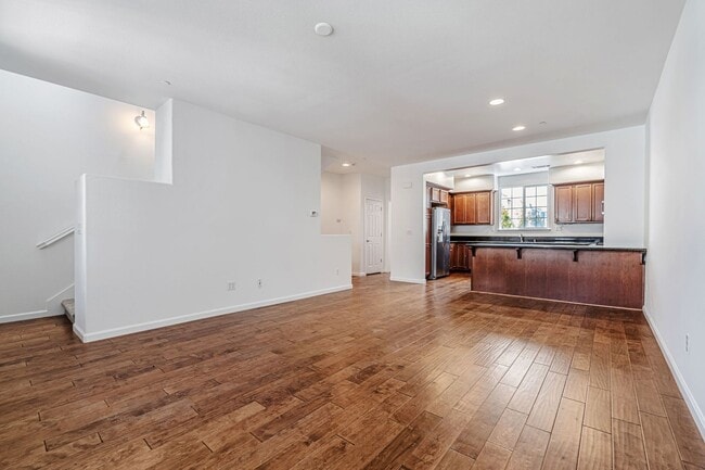 Building Photo - 1,331 sq ft with 2 on-suite bedrooms and o...