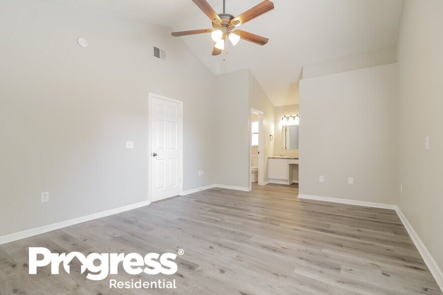 Building Photo - 631 Cave Hollow Ln