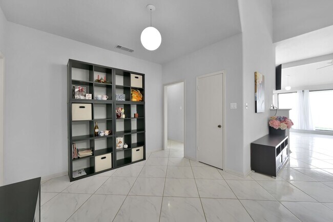 Building Photo - Fully Furnished 2 bedroom Lakefront with 1...