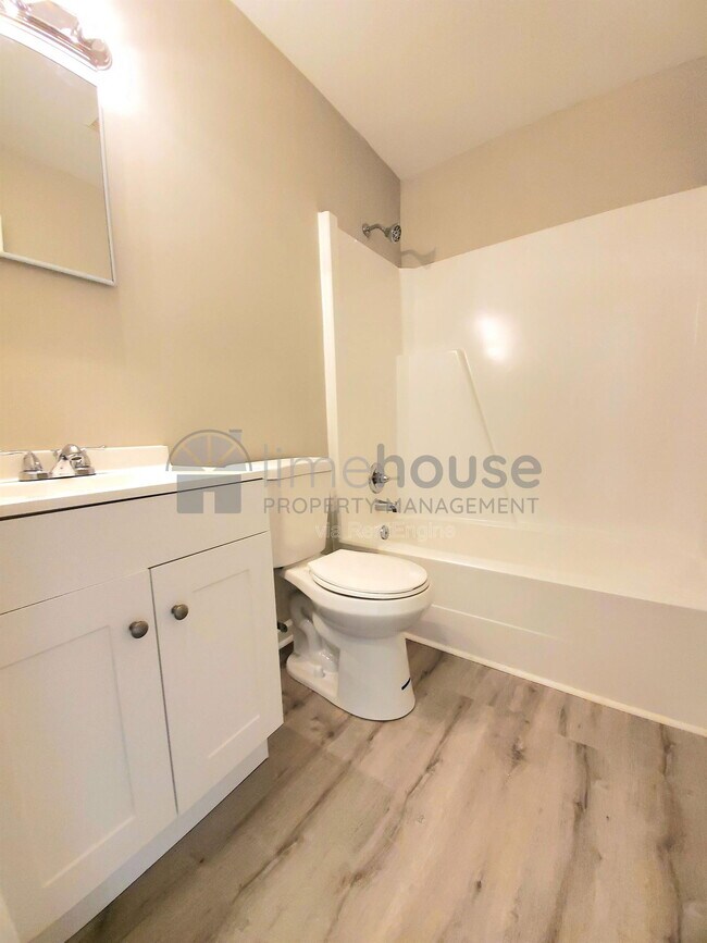 Building Photo - 9117 Chesapeake Blvd