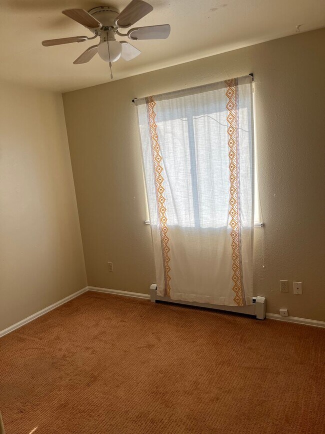 Building Photo - 3 Bed 1.5 Bath Home in Fruita