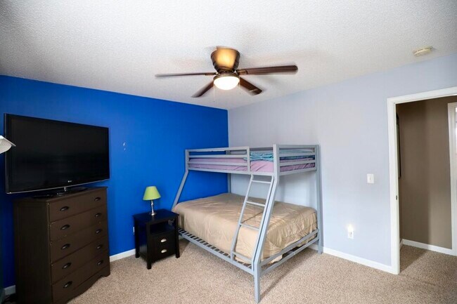 Building Photo - 4525 Excursion Dr