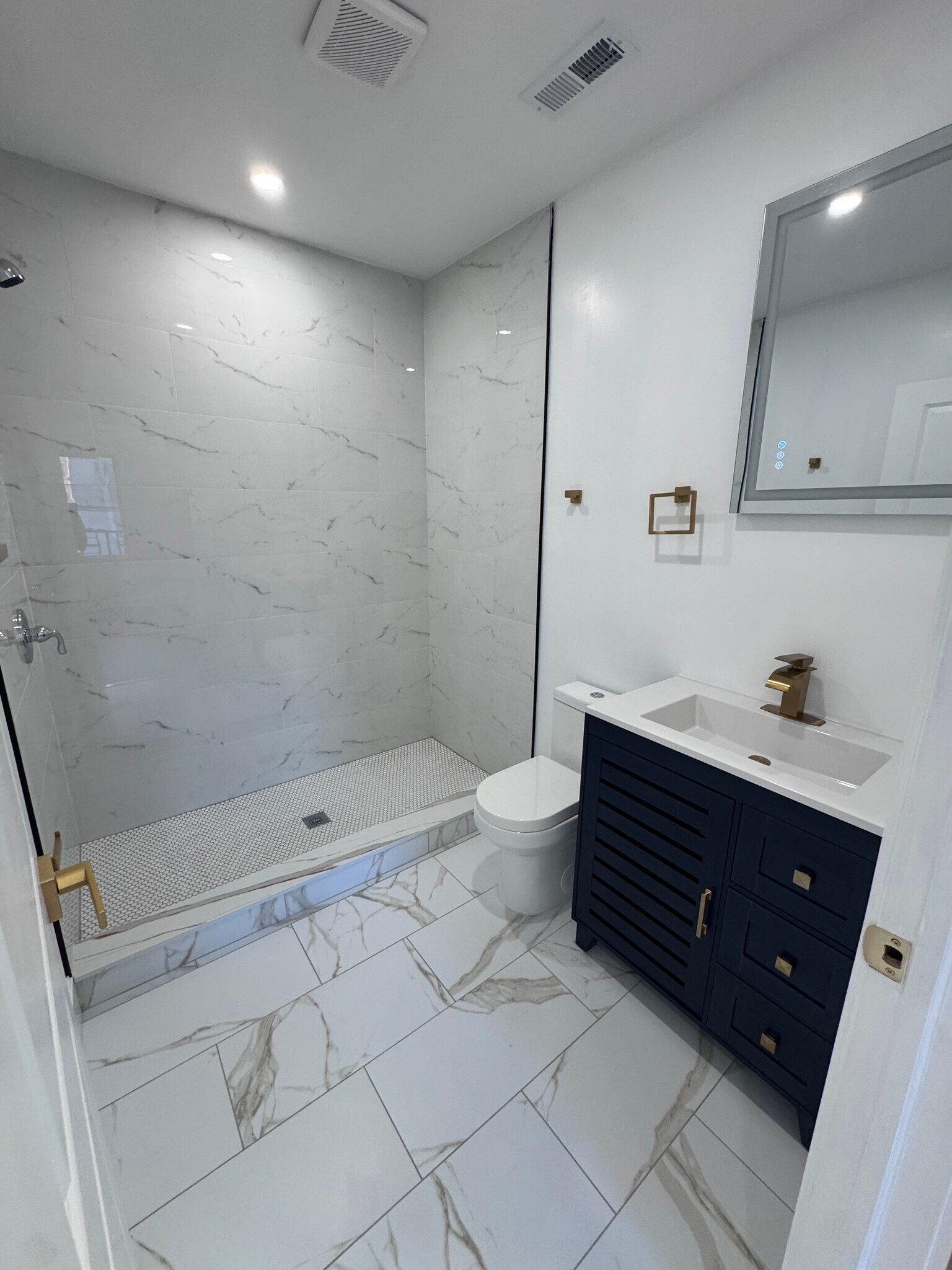 Building Photo - 647 N 16th St