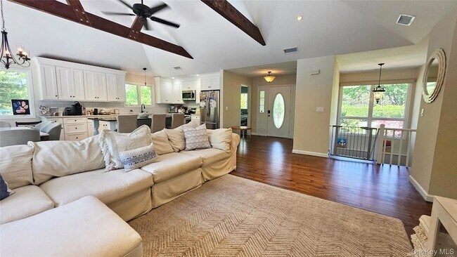 Building Photo - 11 John St