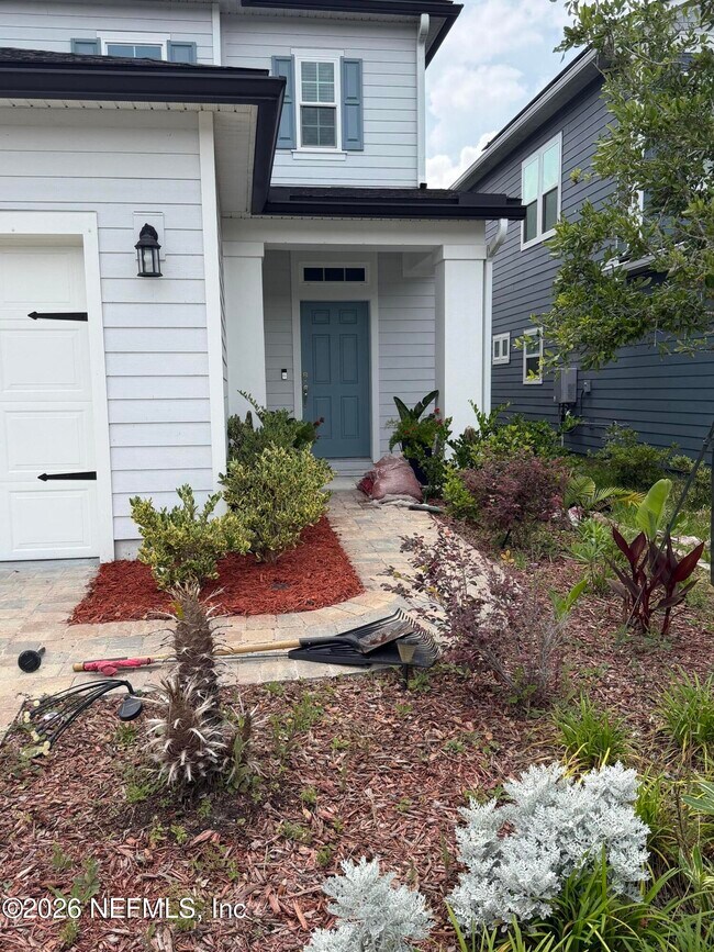 Building Photo - 70 Golden Fern Dr