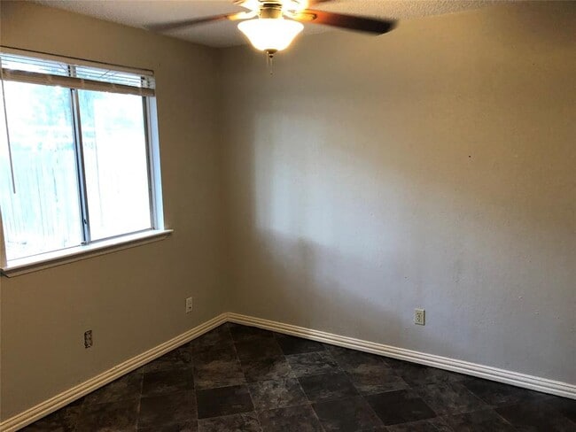 Building Photo - 15003 Cypress Ridge Dr