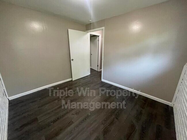 Building Photo - 1464 Monopoly Dr