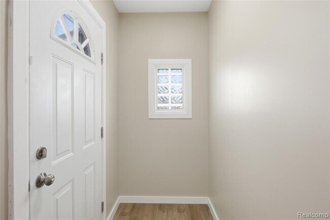 Building Photo - 14615 Winthrop St