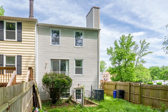 Building Photo - 9515 Quarry Bridge Ct