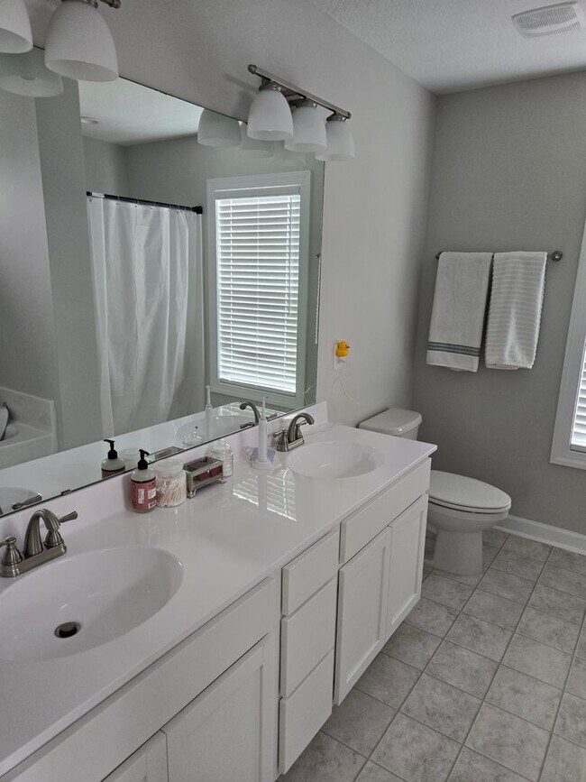 Building Photo - 309 Samuel Run Dr