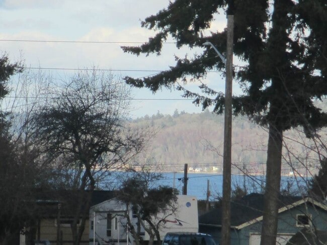 Building Photo - Delightful 3 Bedroom, 1 Bathroom Home in Tacoma