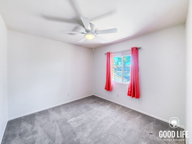 Building Photo - Spacious 3BD/2.5 BA Home in Scripps Ranch with Pool, Private Balcony & In-Unit Laundry