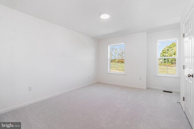 Building Photo - 7843 Briarwood Dr