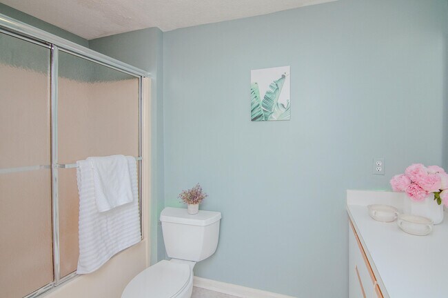 Building Photo - 1704 Weatherstone Dr