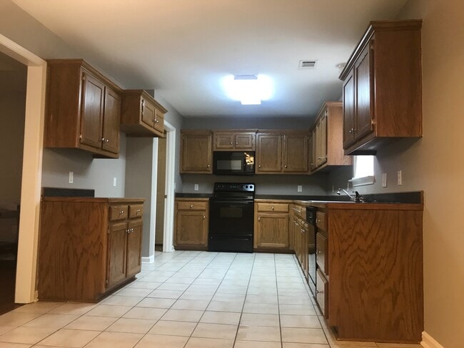 Building Photo - 230 Autumnwood Drive