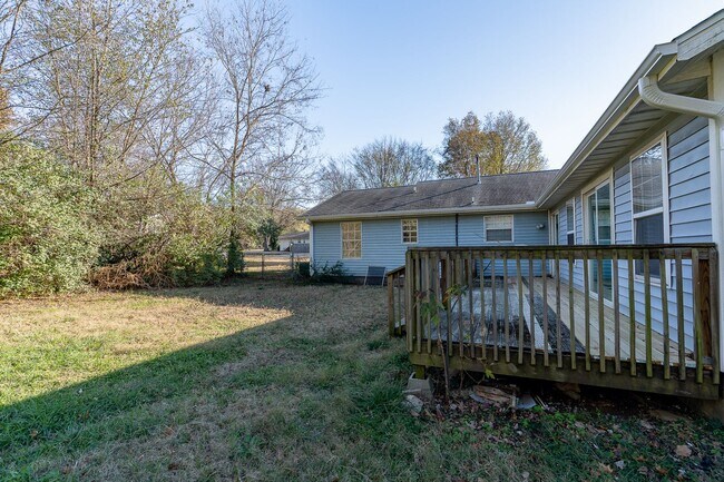 Building Photo - UPDATED 4-bedroom 3 bath Home in Fayetteville!!